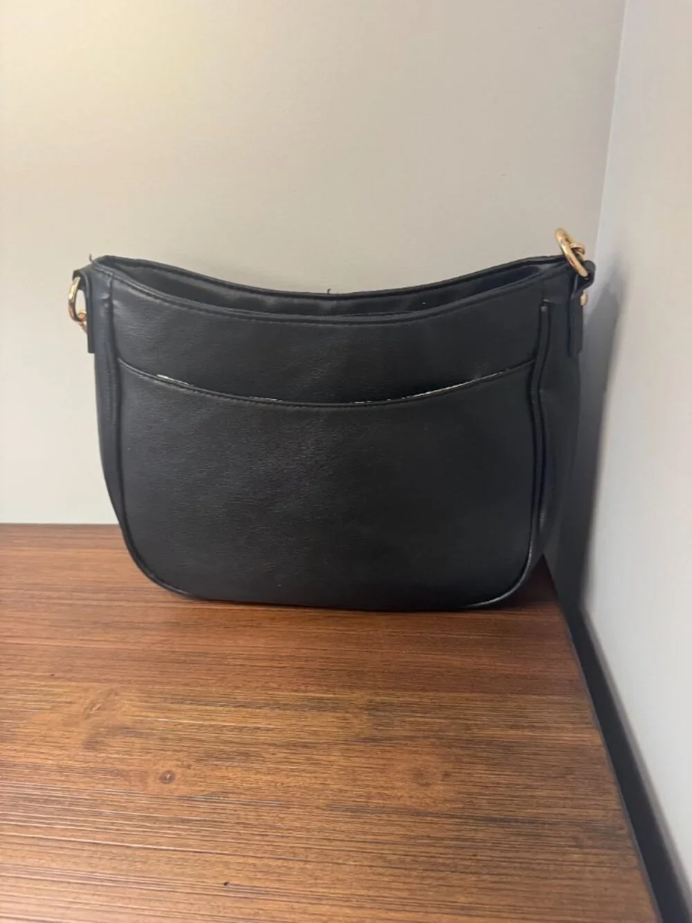 Modern+Chic Marissa Saddle Crossbody Bag Black Vegan Leather